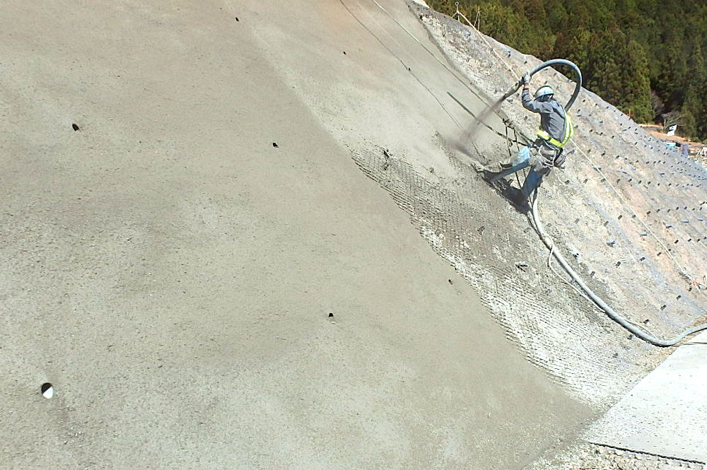 モルタル吹付工